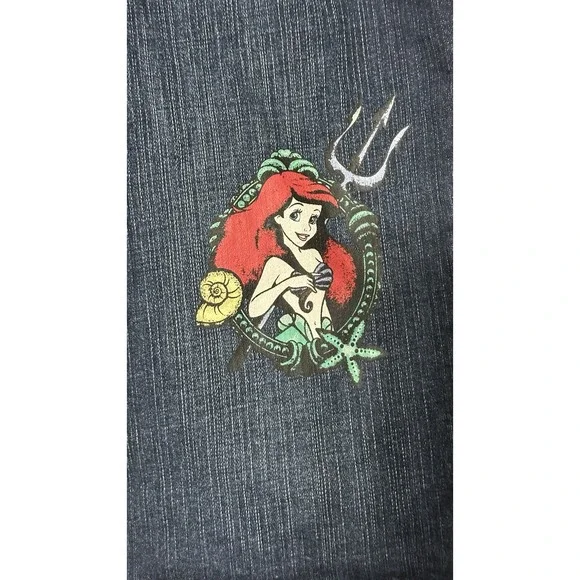 Disney Princess Bermuda Denim Dark Wash Mid Rise Jean Shorts Ariel Size 12 - Picture 4 of 8